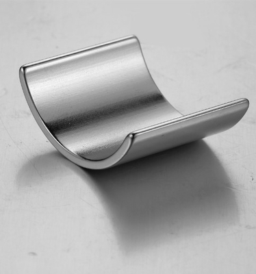 4MM X 2MM N42-van de Boogmagneten van het Cilinderneodymium Sterke Zwarte Met een laag bedekt Epoxy