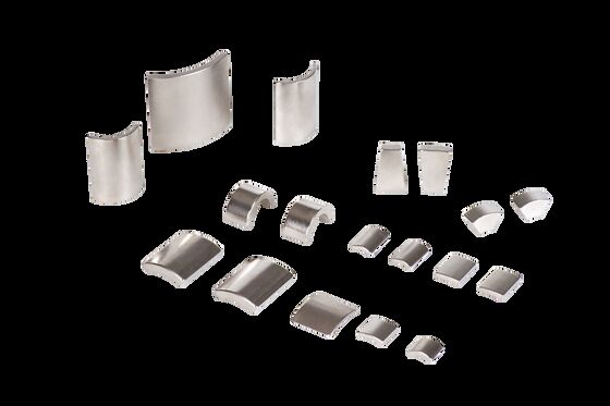 Goede prijs Neodymium boogmagneten Magnetische componenten Coërciviteit 12-35 KOe online